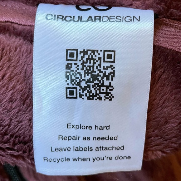 The North Face Women’s Osito Jacket In Wild Ginger - Picture 8 of 9